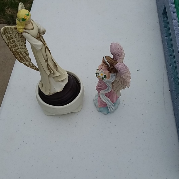 Angels - Picture 3 of 4